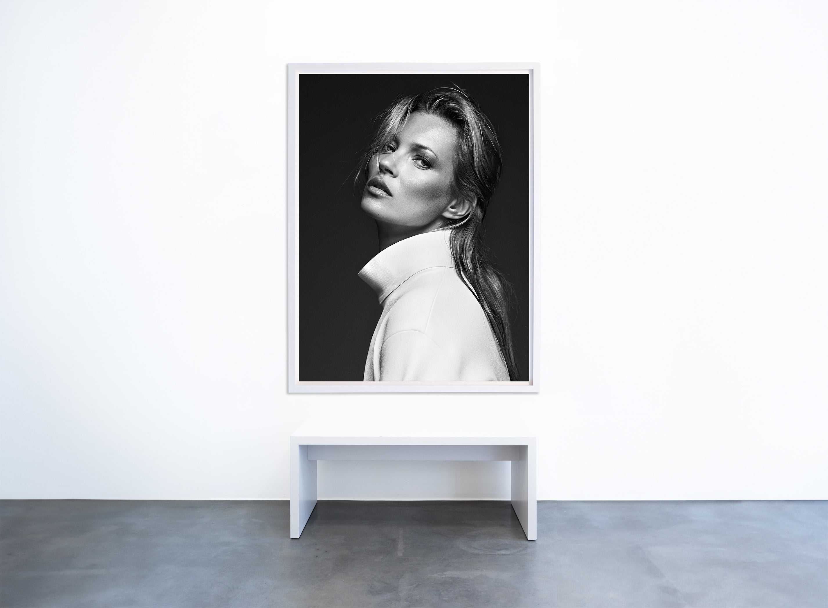 Bryan Adams - Kate Moss, White Coat
