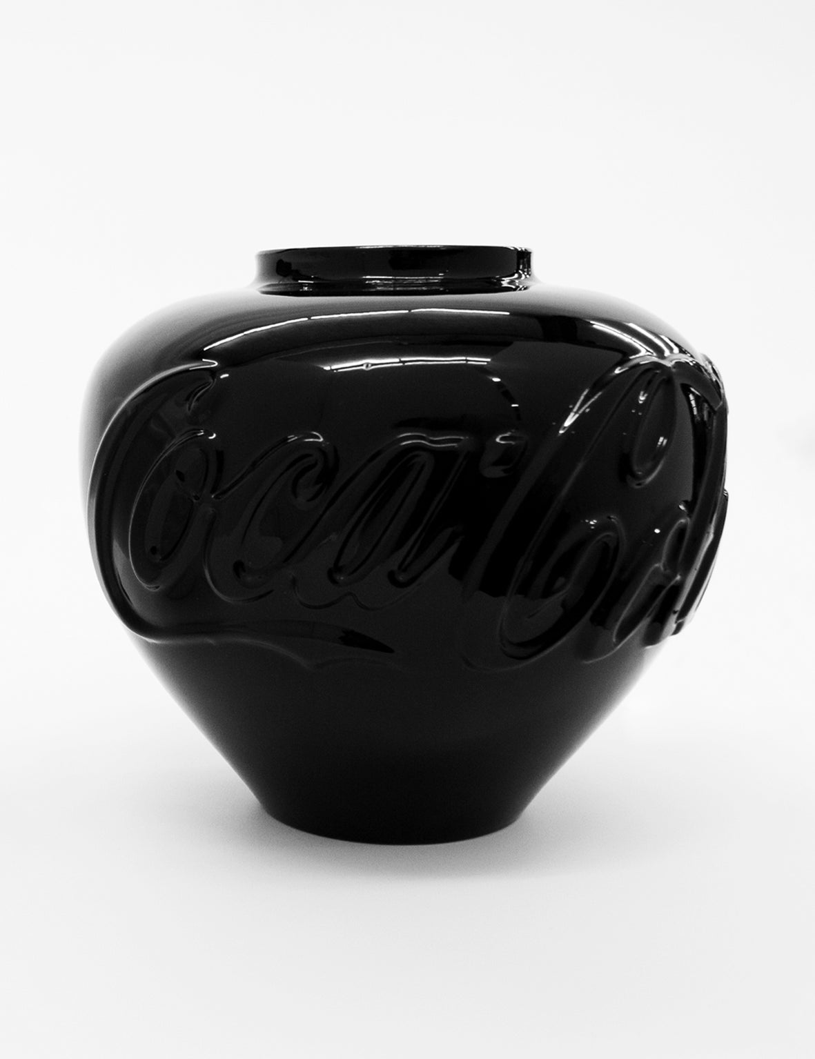AiWeiWei_CC_Vases_Black.jpg