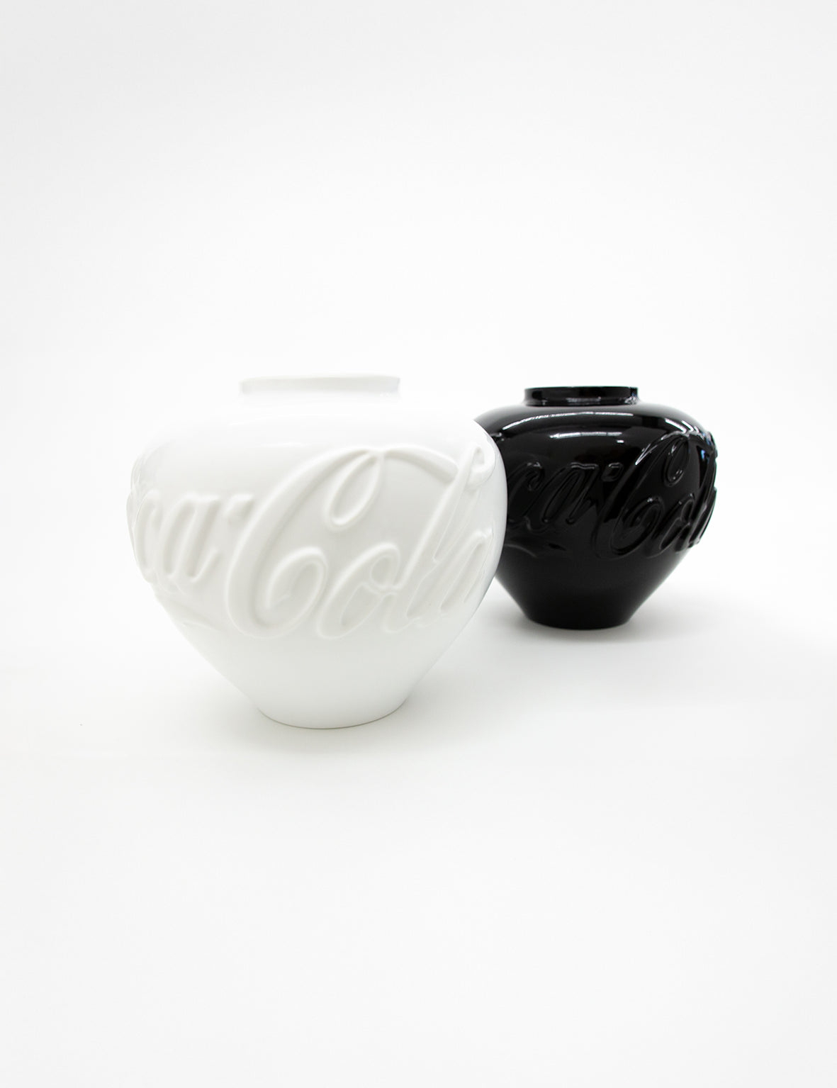 AiWeiWei_CC_Vases_Black_White_2.jpg