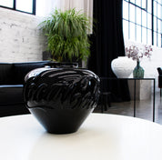 Ai Weiwei - Vases in Black and White
