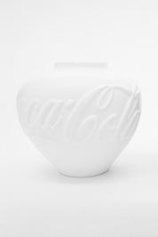Ai Weiwei - Vases in Black and White