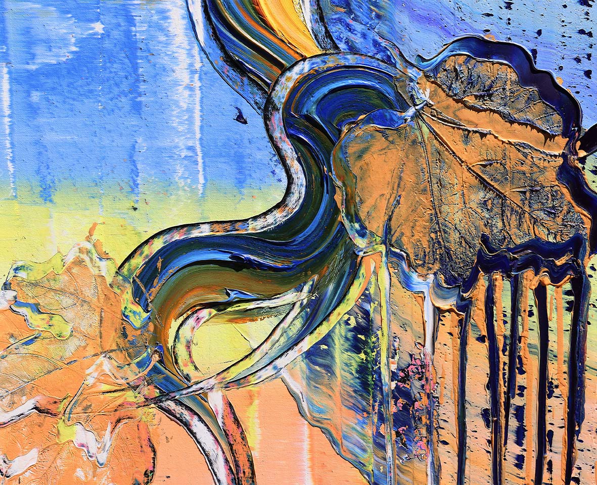 Detail des Gemäldes ‘Journey’ von Brixy – blaue und goldene Farbschichten mit fließenden Strukturen und organischen Formen.