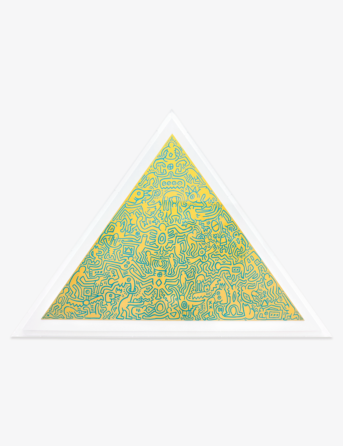 Kunstwerk 'Pyramid' von Keith Haring – Dreieckiges Kunstwerk mit typischen blauen Linienfiguren auf Gelb.
