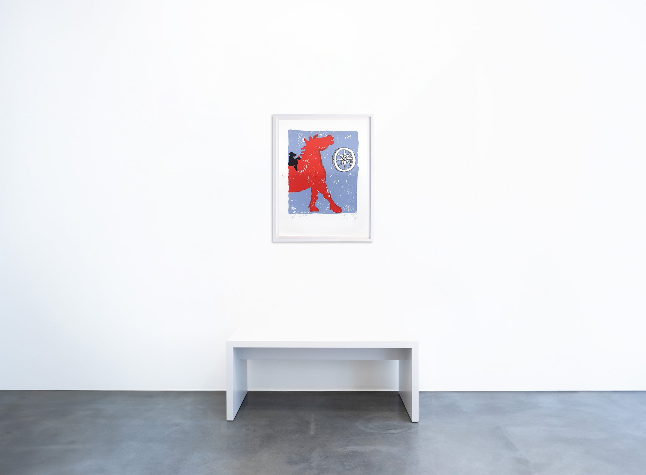 Das Kunstwerk 'Rotes Pferd' von Jörg Immendorff in der Geuer & Geuer Art Galerie – ein rotes Pferd vor einem blauen Hintergrund und einem weißen Rad.