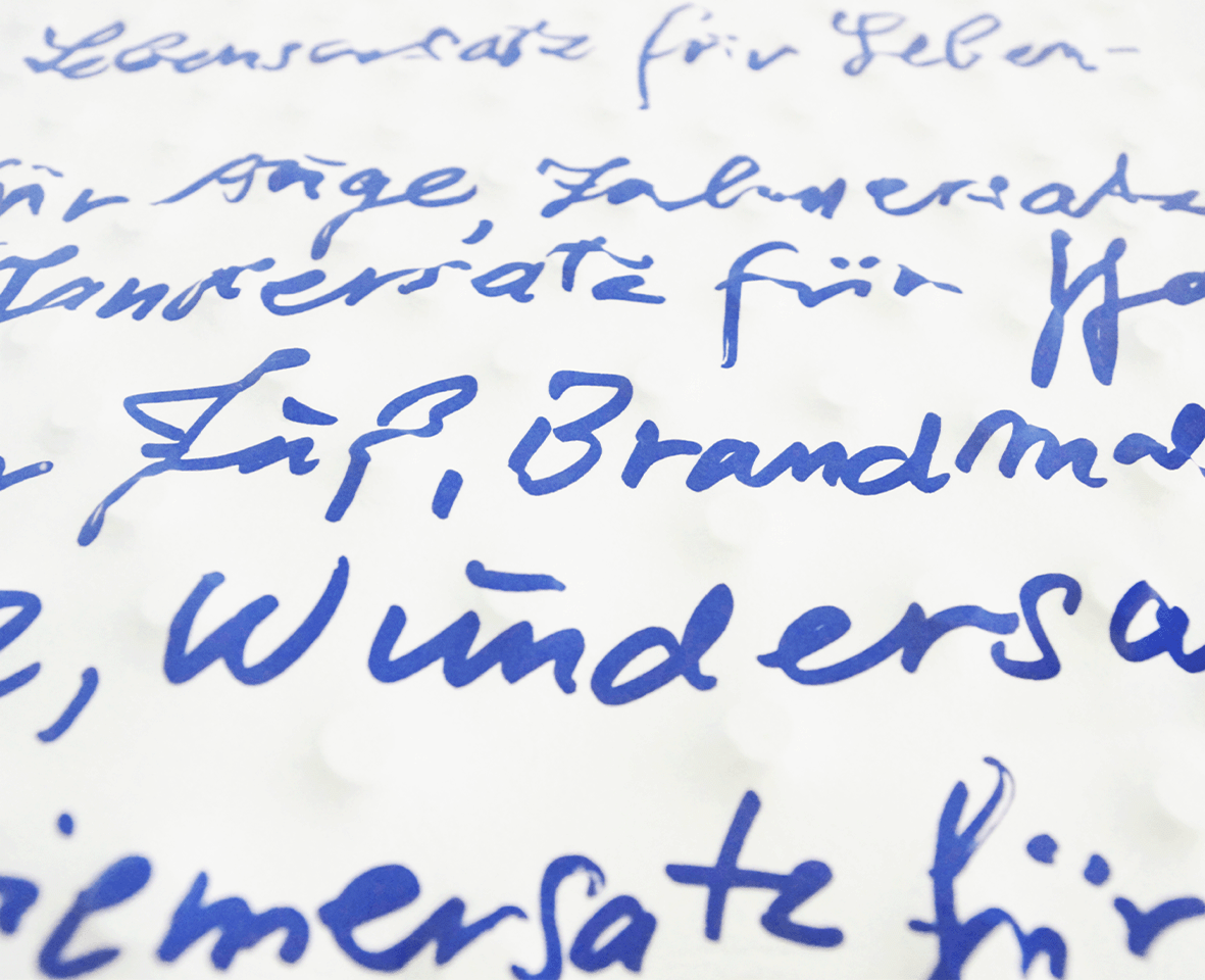 Uecker_Friedensgebote_6_CloseUp1_eb4836c7-1295-4e5c-89b6-a21626d9d81a.png