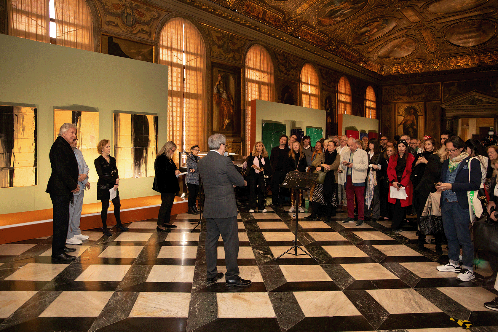 Vernissage_Bernar_Venet_-036.png