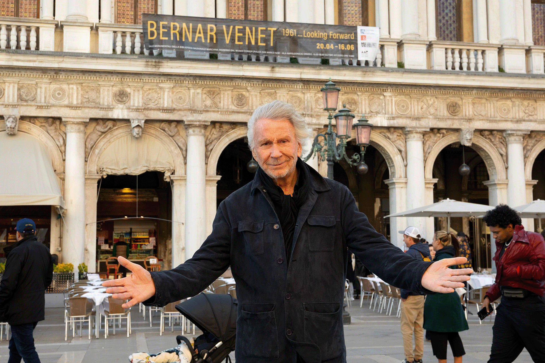 Vernissage_Bernar_Venet_-091.png